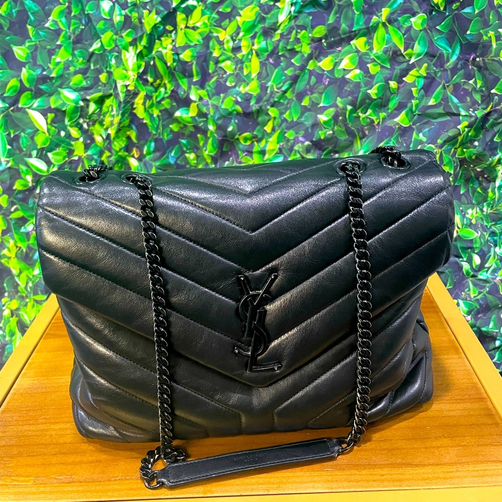 Ysl black large handbag w/ adjustable chain previously worn
